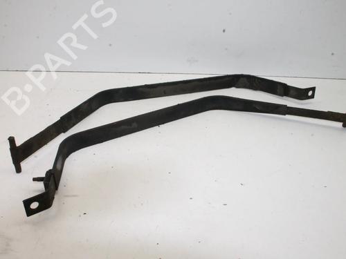 Støtte Støtte MITSUBISHI OUTLANDER III (GG_W, GF_W, ZJ, ZL, ZK) 2.2 Di-D 4WD (GF6W) (150 hp) 39831052 39831052