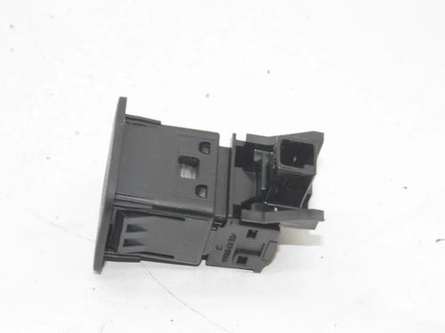 Switch TOYOTA AURIS (_E18_) 1.6 (ZRE181_, ZRE185_, ZRE185R, ZRE181R) | BP39845533I30 - Image 3