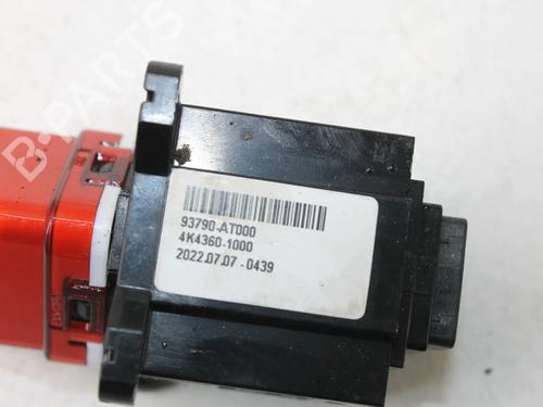 Warning switch KIA NIRO I (DE) 1.6 GDI Plug-in Hybrid | BP39814434I22 - Image 4
