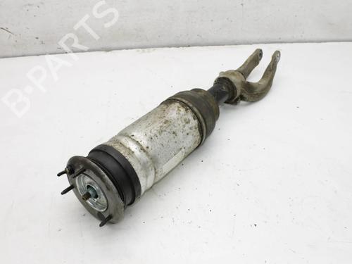 right-front-shock-absorber-jaguar-i-pace-x590-2018-39774158 main image
