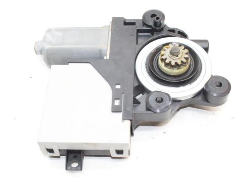 Vindusheismotor høyre foran Vindusheismotor høyre foran FORD KUGA I 2.0 TDCi 4x4 (163 hp) 39767514 39767514