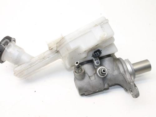 Used Brake master cylinder Brake master cylinder NISSAN JUKE (F15) 1.5 dCi (110 hp) 39878035 39878035