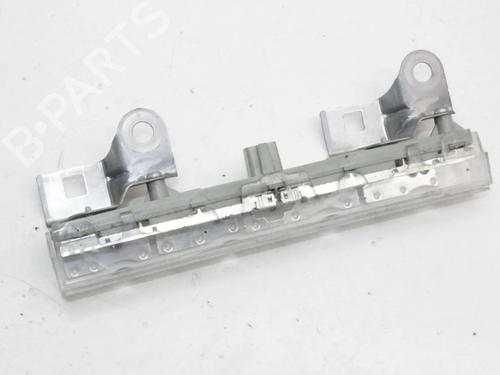 Bremslicht für Bremslicht TOYOTA AURIS (_E15_) 1.8 Hybrid (ZWE150_, ZWE150R) (136 hp) 39833973 39833973