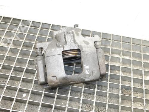 Venstre bremsekaliber foran Venstre bremsekaliber foran CHRYSLER GRAND VOYAGER V (RT) 2.8 CRD (181 hp) 39853180 39853180