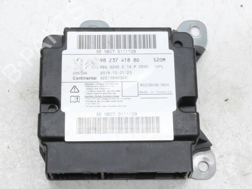 Used ECU airbags ECU airbags PEUGEOT 3008 II SUV (MC_, MR_, MJ_, M4_) 1.2 THP/ PureTech 130 (MRHNSM, MRHNSU, MRHNSJ, MRHNYW,... (131 hp) 39813817 39813817