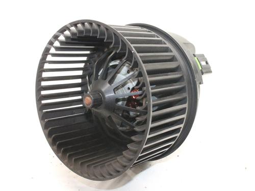 Heater blower motor FORD KUGA II (DM2) 2.0 TDCi 4x4 | BP39877025M62 - Image 3