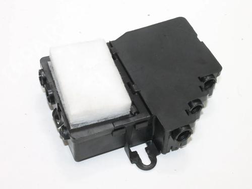 Used Fuse box Fuse box VW PHAETON (3D1, 3D2, 3D3, 3D4, 3D6, 3D7, 3D8, 3D9) 3.0 V6 TDI 4motion (240 hp) 39794448 39794448