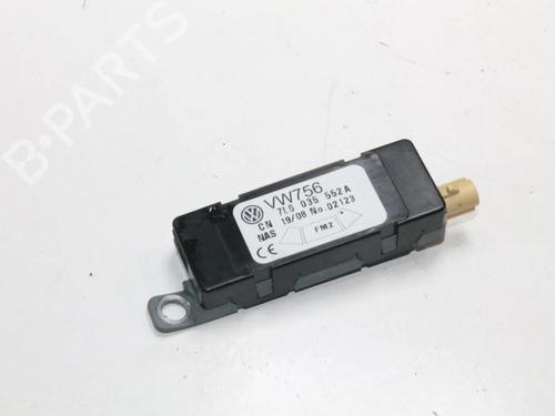 Used Electronic module Electronic module VW TOUAREG (7LA, 7L6, 7L7) 3.0 V6 TDI (240 hp) 39852285 39852285