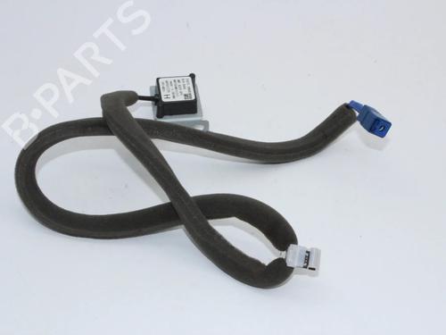 Base antenna Base antenna NISSAN JUKE (F15) 1.2 DIG-T (115 hp) 39799748 39799748
