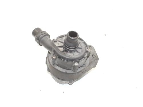 Used Auxiliary water pump Auxiliary water pump BMW 3 (F30, F80) 330 e (252 hp) 39789240 39789240