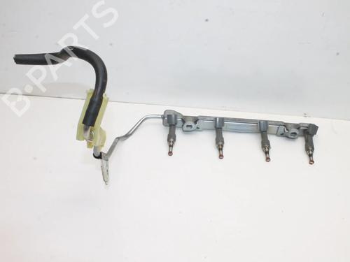 Used Injection rail Injection rail TOYOTA C-HR (_X1_) 1.8 Hybrid (ZYX10_, ZYX11_, ZYX10R, ZYX11R) (122 hp) 39867797 39867797