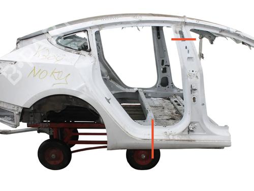 right-sideskirt-tesla-model-3-5yj3-2017-39783321 main image