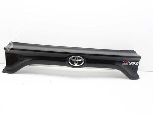 Pynteleist til bakluke Pynteleist til bakluke TOYOTA YARIS (_P21_, _PA1_, _PH1_) 1.6 GR 4WD (GXPA16) (261 hp) 39877830 39877830