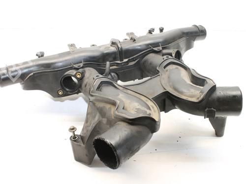 Used Intake manifold Intake manifold LAND ROVER RANGE ROVER SPORT I (L320) 3.6 D 4x4 (272 hp) 39784580 39784580