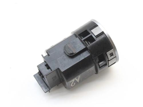 Switch TOYOTA COROLLA Hatchback (_E21_, _EA1_, _EH1_) 1.8 Hybrid (ZWE211, ZWE219) | BP39805701I30 - Image 2