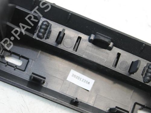 Mittelkonsole TESLA MODEL Y (5YJY) EV Rear-Wheel Drive | BP39878204I22 - Image 5