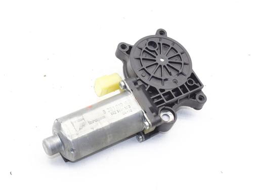 Used Left front window motor Left front window motor LAND ROVER RANGE ROVER III (L322) 3.0 D 4x4 (177 hp) 39858205 39858205