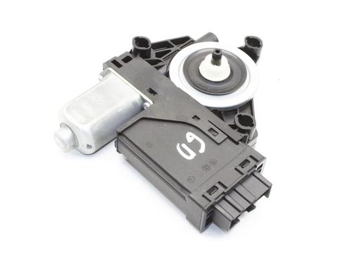 Used Right rear window motor Right rear window motor VOLVO S90 II (234) D4 (190 hp) 39879261 39879261