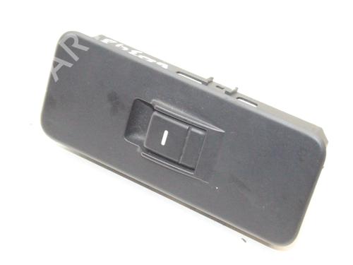 Used Switch Switch LAND ROVER DISCOVERY III (L319) 2.7 TD 4x4 (190 hp) 39831299 39831299