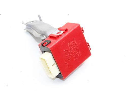 Used Control unit Control unit TOYOTA AURIS (_E18_) 1.6 D4-D (WWE185_) (112 hp) 39813012 39813012