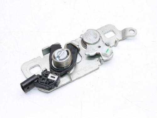 Used Hood lock Hood lock OPEL CORSA F (P2JO) 1.2 (68) (101 hp) 39822965 39822965