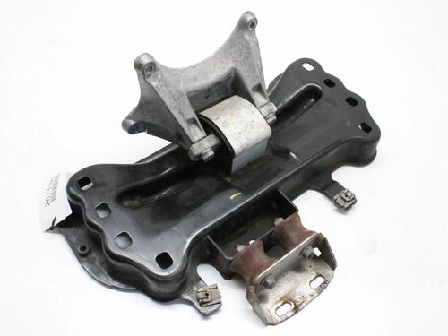 Used Gearbox mount Gearbox mount MERCEDES-BENZ CLS (C218) CLS 220 BlueTEC / d (218.301) (177 hp) 39831952 39831952