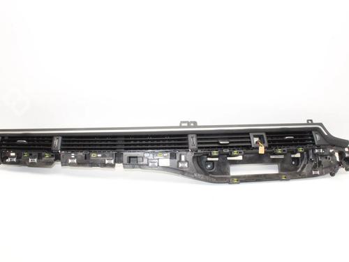 air-vent-audi-a4-b9-8w2-8wc-2015-39774915 main image