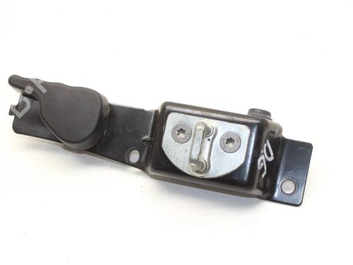 Højre bagtil invendig håndtag Højre bagtil invendig håndtag RENAULT KANGOO / GRAND KANGOO II (KW0/1_) Z.E. (60 hp) 39802056 39802056