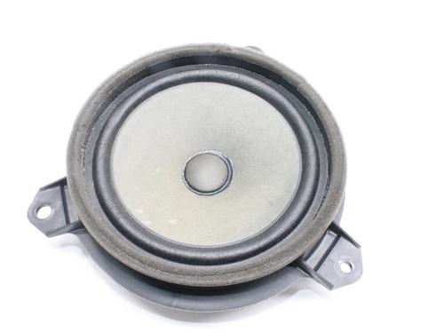 Used Speaker Speaker TOYOTA YARIS (_P13_) 1.5 Hybrid (NHP130_, NHP130) (101 hp) 39811423 39811423