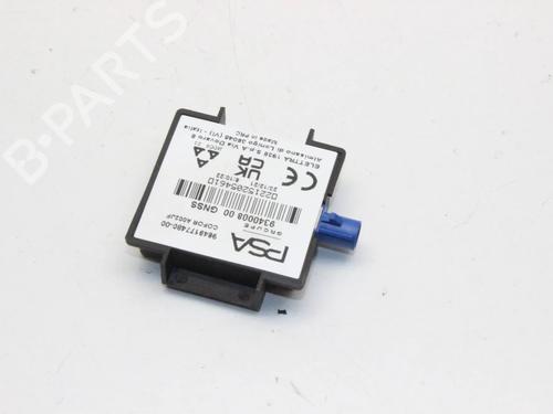 Used Antenna/Base Antenna/Base PEUGEOT 2008 II (UD_, US_, UY_, UJ_, UR_, UC_) e-2008 (UKZKXZ) (136 hp) 39773181 39773181