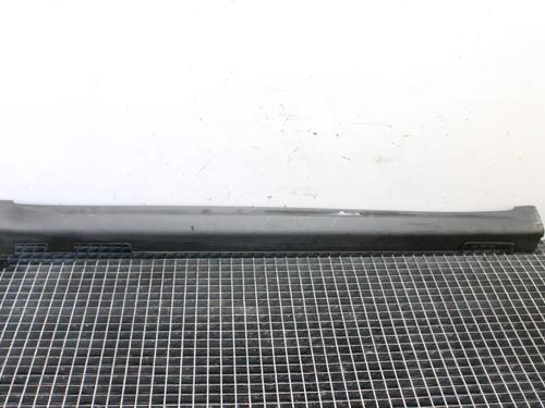 right-sideskirt-kia-niro-i-de-2016-2017-2018-2019-2020-2021-2022-39771348 main image
