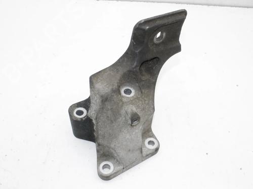 Used Engine mount Engine mount LAND ROVER DISCOVERY IV (L319) 3.0 SDV6 4x4 (256 hp) 39844927 39844927