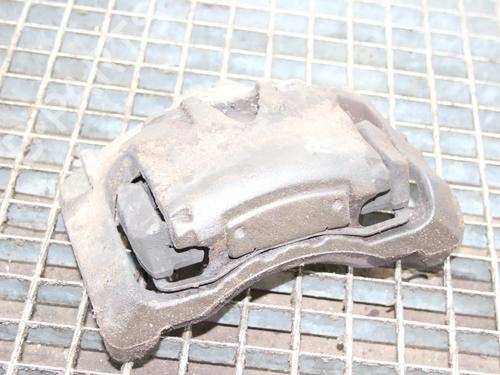 Used Left front brake caliper Left front brake caliper VOLVO XC70 II (136) D5 AWD (215 hp) 39823906 39823906