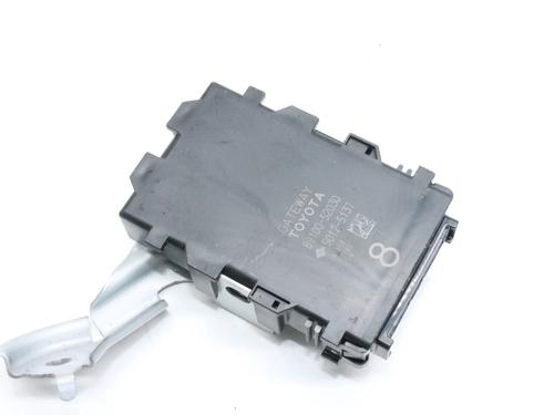 Used Electronic module Electronic module TOYOTA YARIS (_P13_) 1.5 Hybrid (NHP130_, NHP130) (101 hp) 39810461 39810461