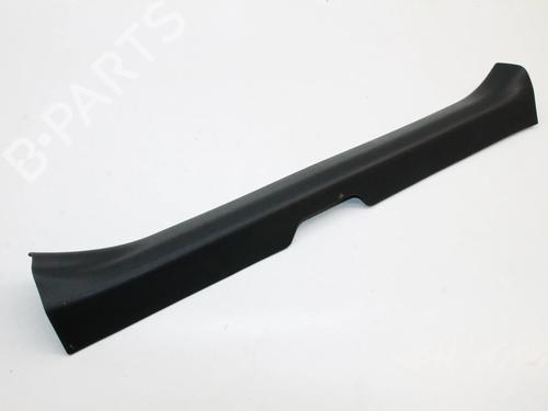 Trinnbrett Trinnbrett TOYOTA YARIS (_P21_, _PA1_, _PH1_) 1.5 Hybrid (MXPH10, MXPH11) (116 hp) 39819958 39819958