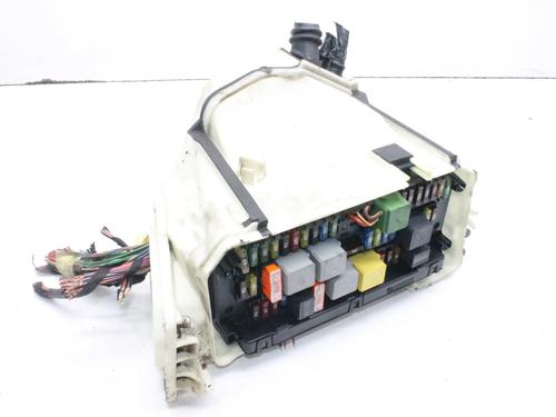 Used Fuse box Fuse box MERCEDES-BENZ C-CLASS Coupe (C204) C 250 CDI (204.303) (204 hp) 39825004 39825004