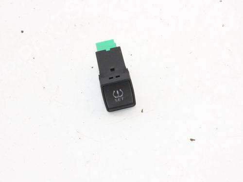 Used Switch Switch NISSAN JUKE (F15) 1.6 DIG-T NISMO RS (218 hp) 39790899 39790899