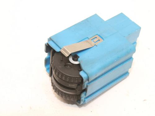 switch-vw-tiguan-5n_-2007-2008-2009-2010-2011-2012-2013-2014-2015-2016-2017-2018-39767596 main image