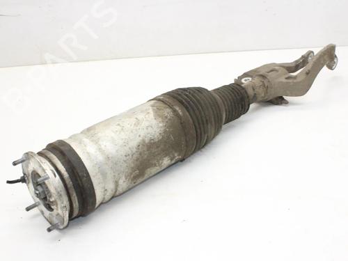 Used Left front shock absorber Left front shock absorber LAND ROVER RANGE ROVER IV (L405) 3.0 TDV6 4x4 (258 hp) 39841853 39841853