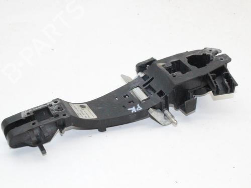 Used Front left exterior door handle Front left exterior door handle LAND ROVER DISCOVERY III (L319) 2.7 TD 4x4 (190 hp) 39865557 39865557