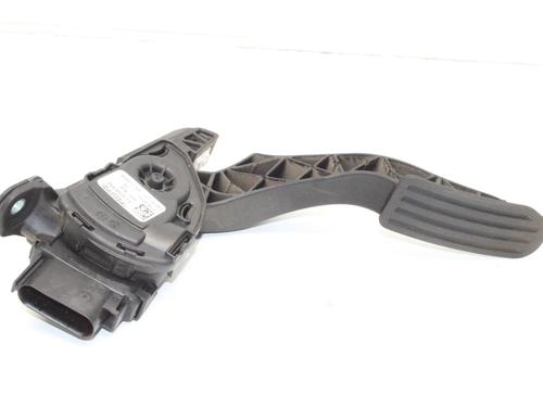 Pedal Pedal VOLVO V60 I (155) D4 (181 hp) 39877529 39877529