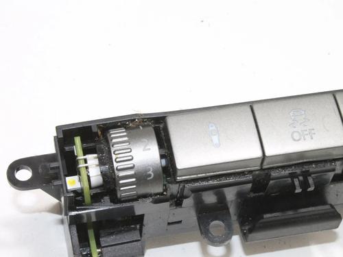 Switch VW PHAETON (3D1, 3D2, 3D3, 3D4, 3D6, 3D7, 3D8, 3D9) 3.0 V6 TDI 4motion | BP39873166I30 - Image 2