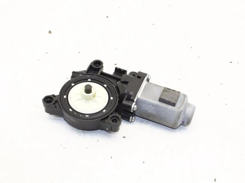 Left rear window motor KIA STINGER (CK) 2.2 CRDi VGT | BP39832498E23 - Image 2