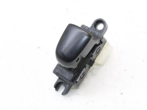 Comutador vidro trás esquerdo Comutador vidro trás esquerdo NISSAN QASHQAI II (J11, J11_) 1.5 dCi (110 hp) 39860234 39860234