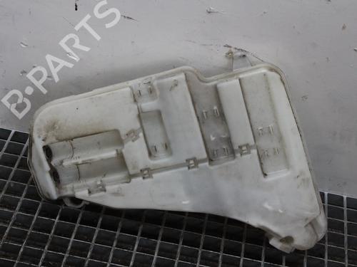 Used Windscreen washer tank Windscreen washer tank BMW 5 Touring (F11) 530 d (245 hp) 39807133 39807133