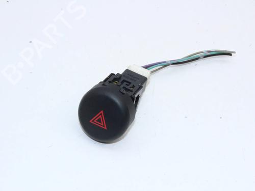 Bouton de warning Bouton de warning NISSAN JUKE (F15) 1.6 (117 hp) 39855046 39855046
