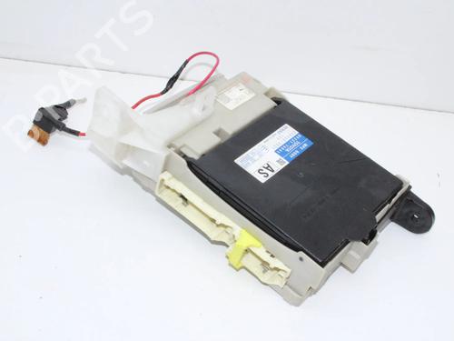 Used Control unit Control unit LEXUS CT (ZWA10_) 200h (ZWA10_, ZWA10R) (136 hp) 39813243 39813243