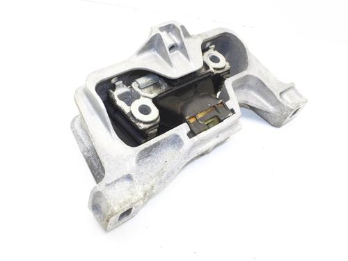 Used Engine mount Engine mount MERCEDES-BENZ GLA-CLASS (X156) GLA 220 d 4-matic (156.905) (177 hp) 39800640 39800640