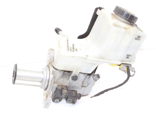 brake-master-cylinder-vw-golf-vii-5g1-bq1-be1-be2-2012-2013-2014-2015-2016-2017-2018-2019-2020-2021-39816688 main image