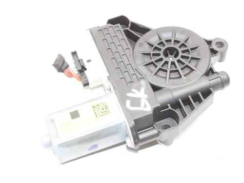 Left rear window motor BMW 1 (F40) 118 i | BP39777130E23 - Image 2